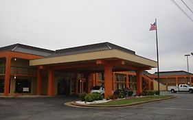 Econo Lodge Inn & Suites Jackson Northwest